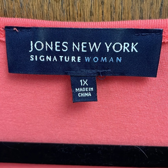 Jones New York Signature Woman Blouse Orange w/white embroidery @neck/sleeve
$19 - Picture 2 of 6